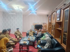 Read more about the article Pj. Sekda Pelalawan Terima Kunjungan Sekda Kabupaten Solok