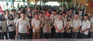 Read more about the article Bupati Pelalawan H. Zukri Lantik Pengurus DPD IKB-Jateng Kabupaten Pelalawan Tahun 2025