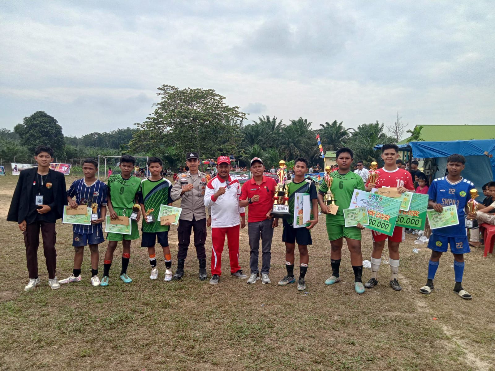 You are currently viewing Camat Bunut Hadiri Penutupan Pekan Olahraga Siswa Siswi SMP Sederajat