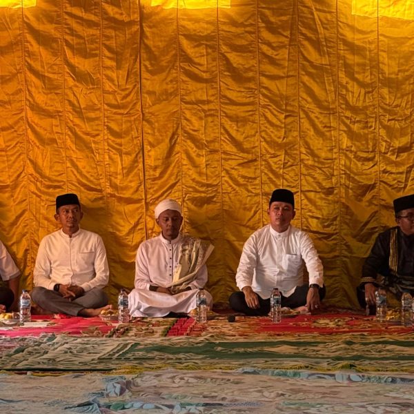 Wakil Bupati Pelalawan Resmi Buka Suluk Khalwat Thariqat Naqsabandiyah di Desa Rantau Baru