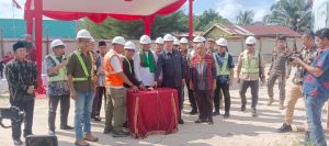 Read more about the article Tekan Sirene Pemancangan Pertama Pembangunan Gedung Perpustakaan Umum Daerah, Bupati Zukri tegaskan agar pekerjaan selesai tepat waktu