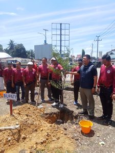 Read more about the article Bupati Zukri Hadiri Peringatan Hari Jadi Kecamatan Bandar Sekijang Ke-20