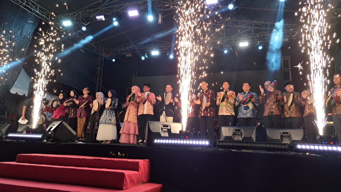 You are currently viewing Bupati Zukri Resmi Buka Helat Pelalawan ke-26 Tahun 2025