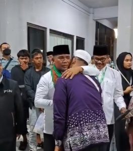 Read more about the article Sambut kepulangan jemaah haji di Batam, Bupati Zukri berharap membawa keberkahan bagi Kabupaten pelalawan