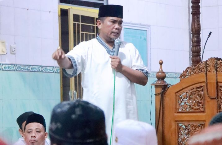 Read more about the article Hadiri Magrib Mengaji di Sorek Satu, Bupati Pelalawan Ajak Warga Hidup Rukun