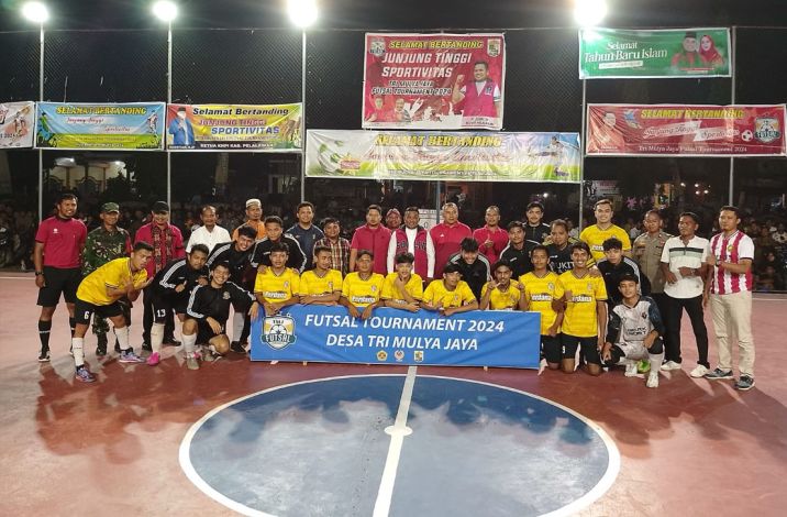 You are currently viewing Penutupan Turnamen Futsal Trimulya Jaya Cup III, Bupati Zukri Dukung Pembinaan Atlet Masa Depan