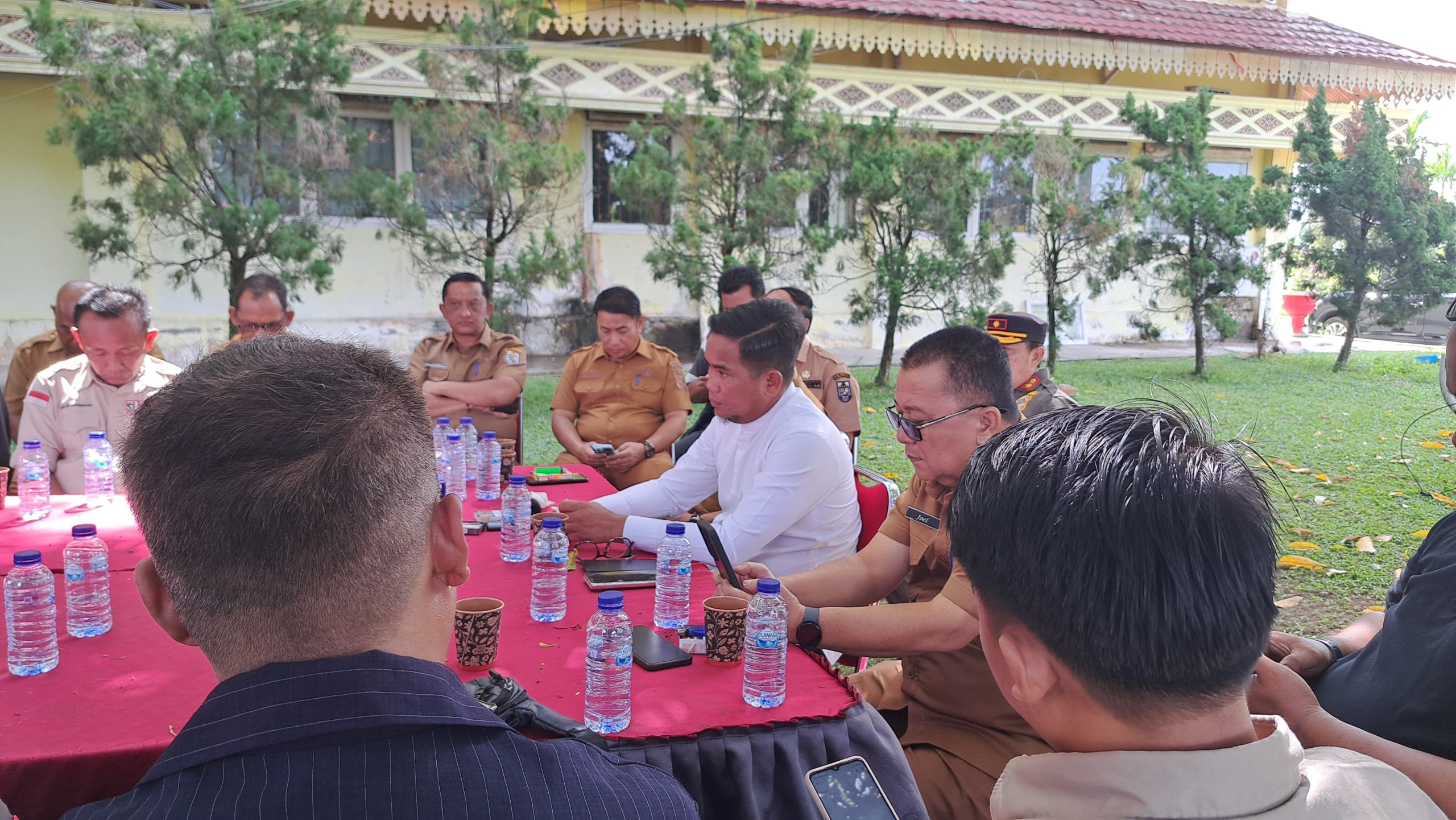 You are currently viewing Bupati Zukri Gelar Silaturahmi Bersama Wartawan, Perkuat Sinergi dalam Pembangunan Daerah