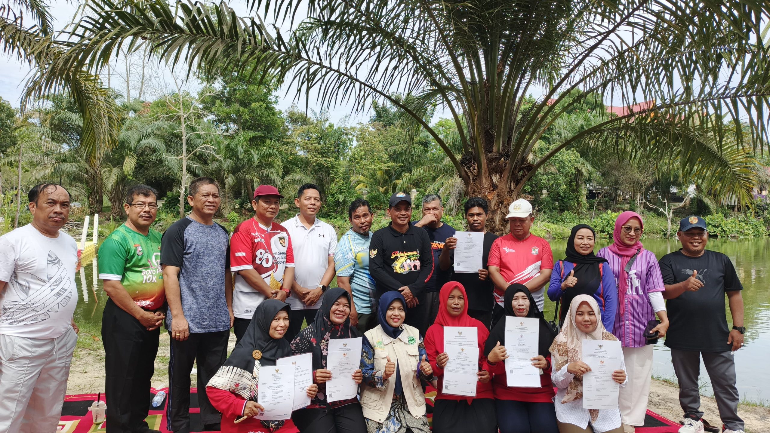 You are currently viewing Pemkab Pelalawan Dukung Penguatan Produk Halal, 7 UMKM Terima Sertifikat Halal BPJPH RI