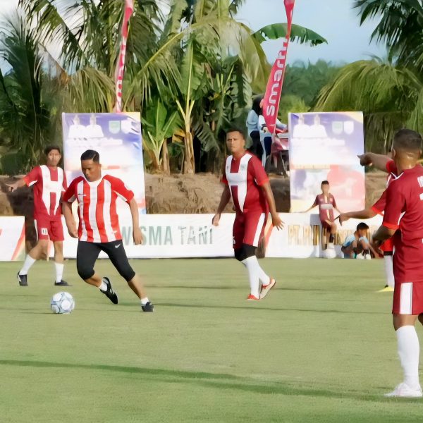 Bupati Pelalawan Pimpin Kemenangan Tim Pelalawan di Laga Persahabatan