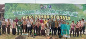 Read more about the article Wakil Bupati Pelalawan Ikuti Penanaman 21.000 Pohon Serentak Peringati Hari Pohon Nasional 2025