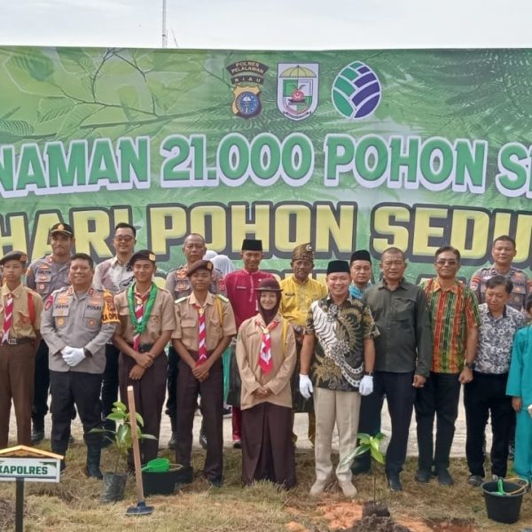 Wakil Bupati Pelalawan Ikuti Penanaman 21.000 Pohon Serentak Peringati Hari Pohon Nasional 2025