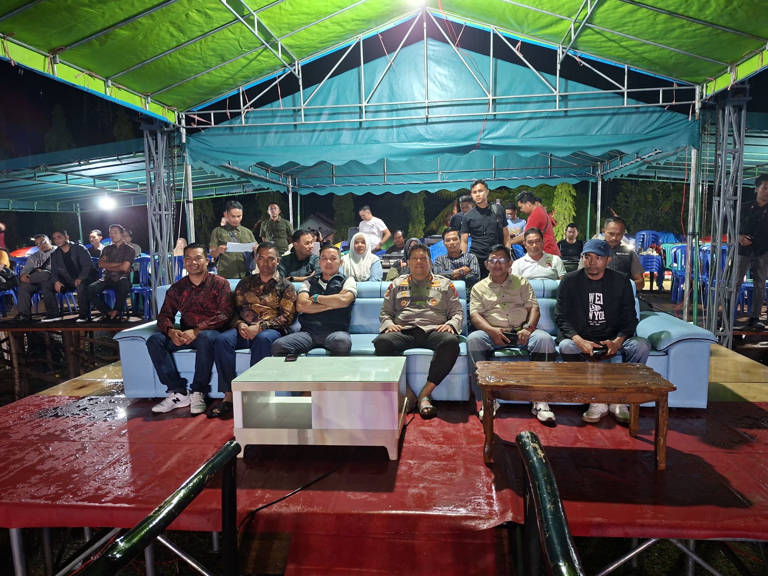 You are currently viewing Wabup Husni Tamrin Hadiri Peringatan Hari Jadi ke-18 Desa Mak Teduh