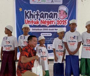 Read more about the article Wabup Husni Tamrin Tinjau Bakti Sosial Khitanan Massal Gratisan