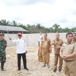 Bupati Zukri Tinjau Progres Pembangunan Gerai Koperasi Merah Putih di Terantang Manuk