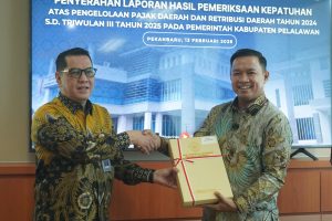 Read more about the article Wabup Pelalawan Hadiri Penyerahan LHP Kepatuhan Pengelolaan Pajak dan Retribusi Daerah
