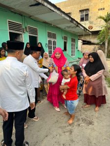 Read more about the article Bupati dan Wakil Bupati Pelalawan Salurkan Bantuan kepada Warga di Pangkalan Kerinci