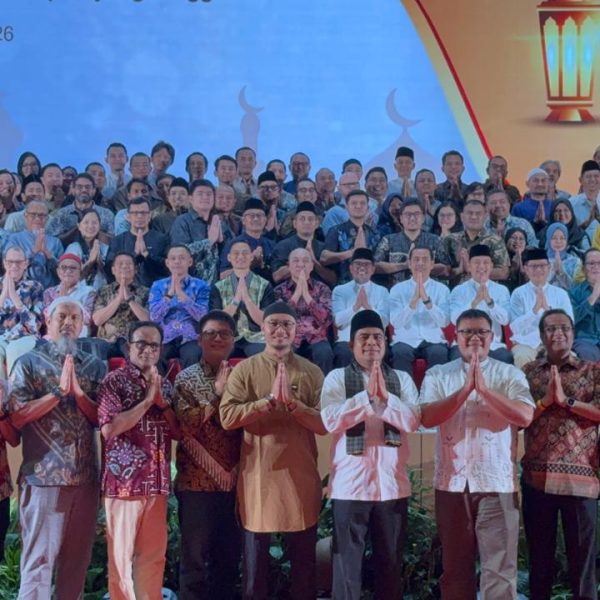 Hadiri Halal Bihalal Bersama APRIL Group, Bupati Zukri Berharap  Hilirisasi Produk RAPP Benar-benar Terealisasi di Pelalawan