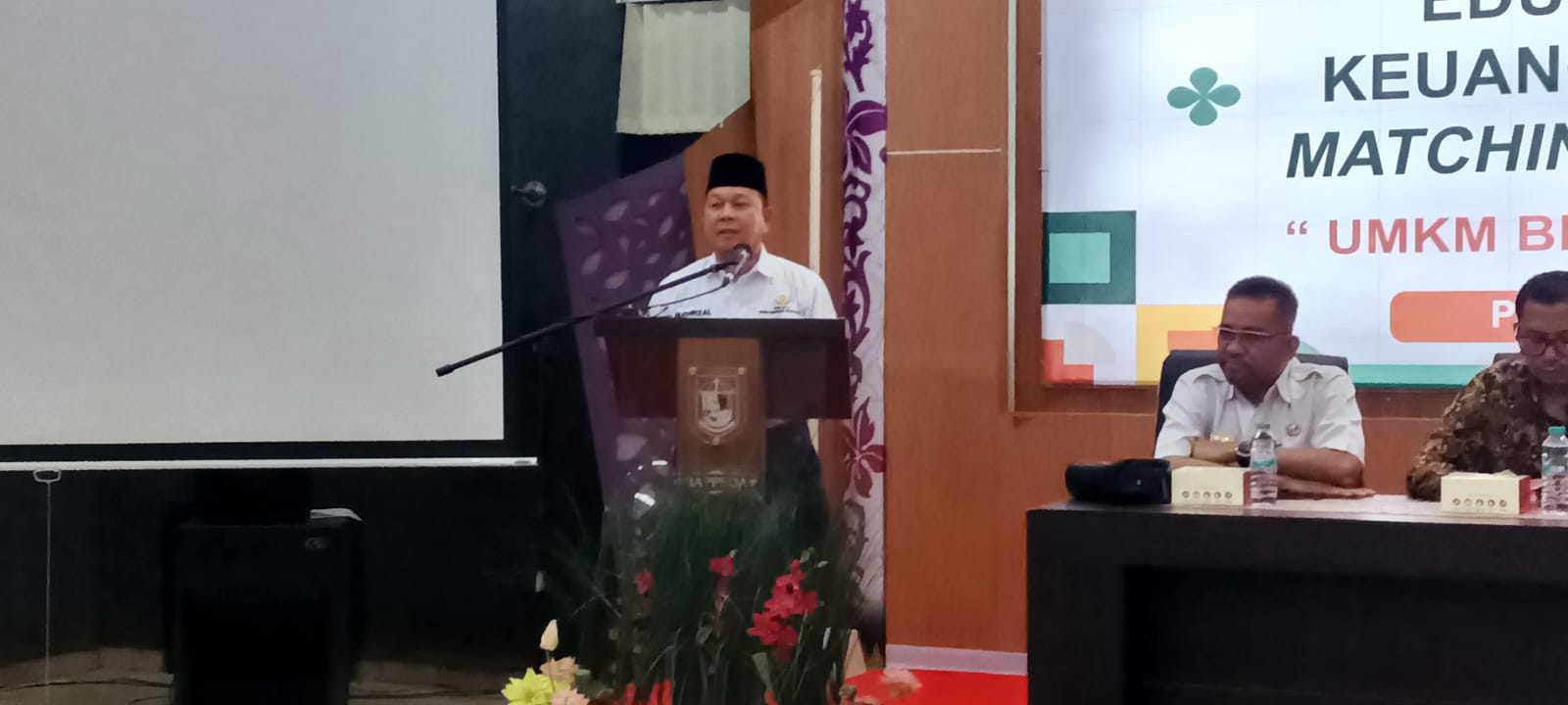 Read more about the article Asisten II Buka Kegiatan Edukasi dan Business Matching UMKM oleh OJK di Pelalawan