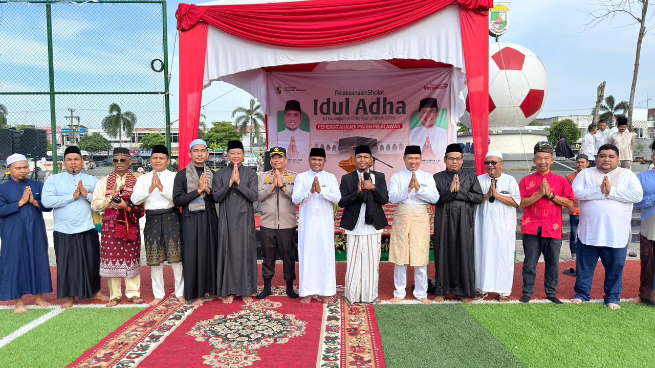 Read more about the article Sholat Idul Adha 1447 H di Lapangan Mini Soccer, Bupati Zukri : Idul Adha Mengajarkan Tentang Gotong Royong