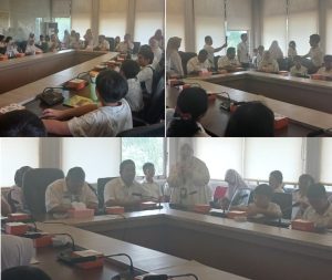 Read more about the article Plt. Asisten III Mayhendri Terima Kunjungan Edukasi Siswa SD Mutiara Harapan di Kantor Bupati Pelalawan
