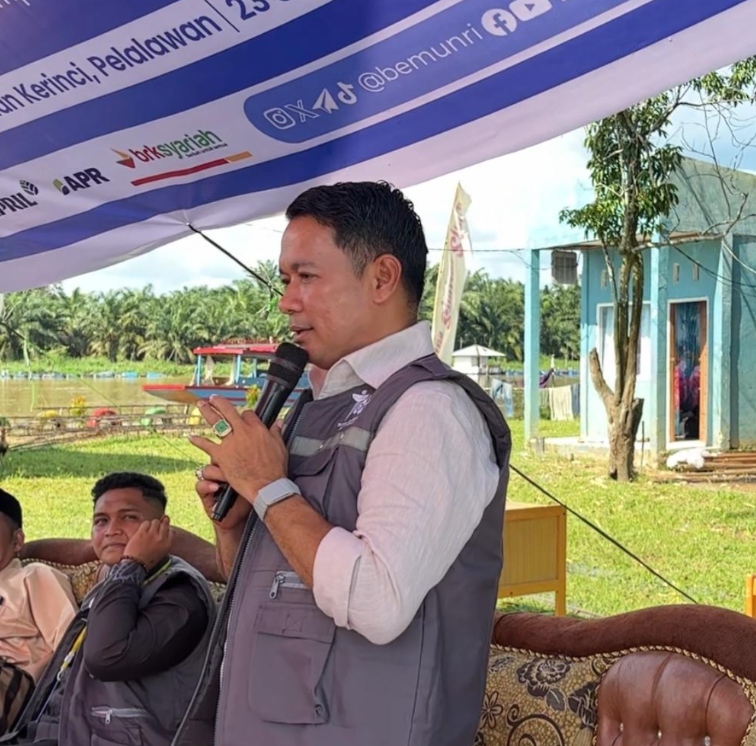 Read more about the article Wabup Husni Tamrin Isi Materi Training Organization III BEM UNRI di Desa Kuala Terusan