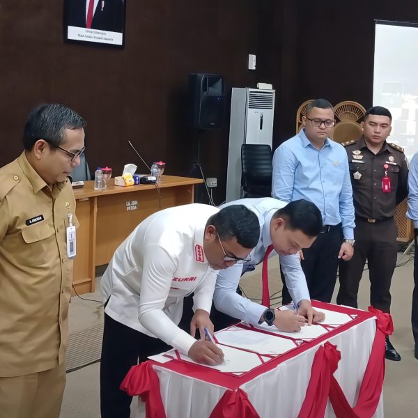 Pemkab dan Kejari Pelalawan Tandatangani MoU, Perkuat Pendampingan Hukum