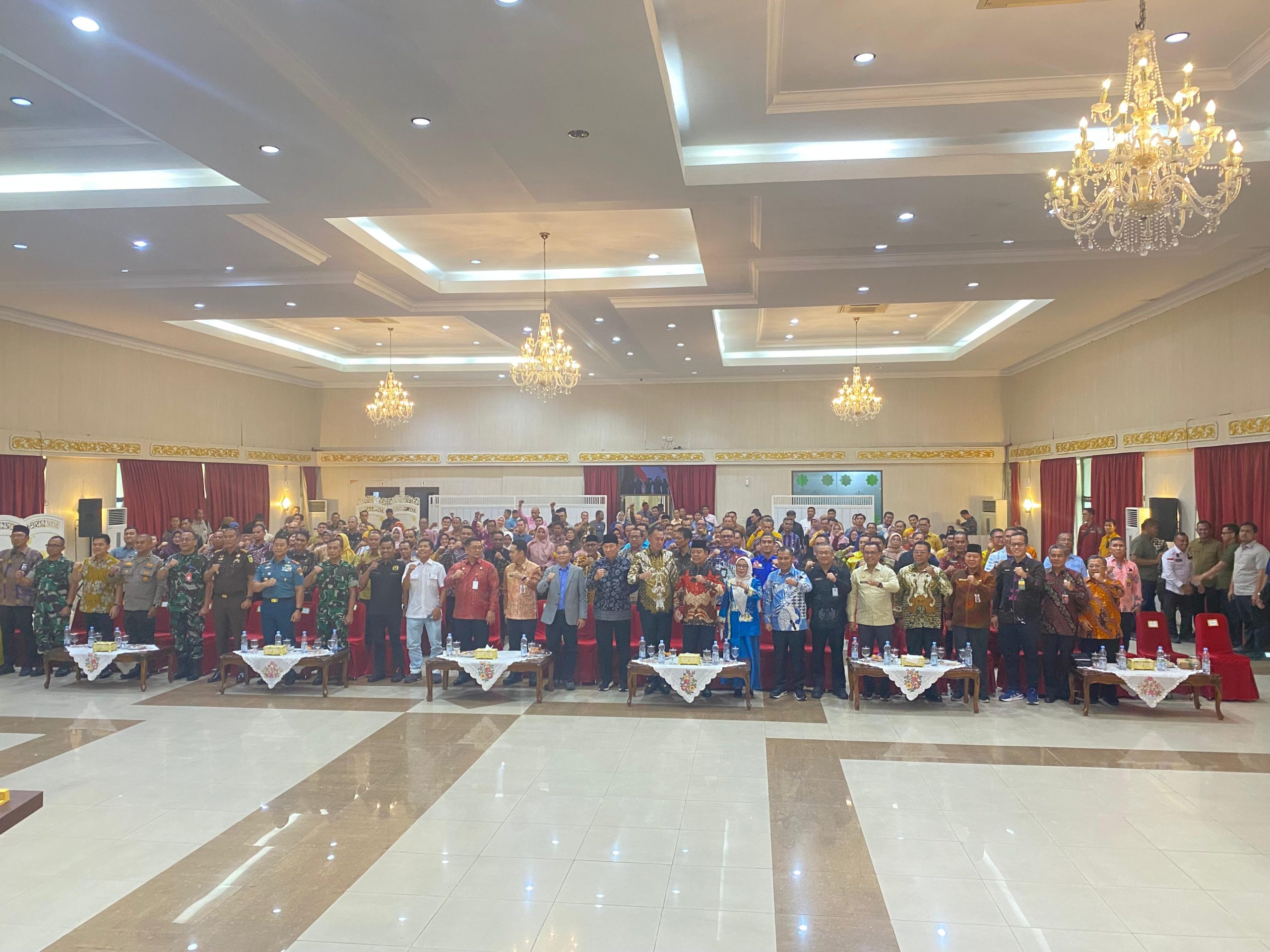 You are currently viewing Asisten II Hadiri Penandatanganan Pakta Integritas SPMB SMA/SMK Provinsi Riau 2026/2027