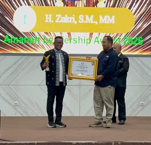 Read more about the article Bupati Zukri Raih Penghargaan Leadership Award 2026