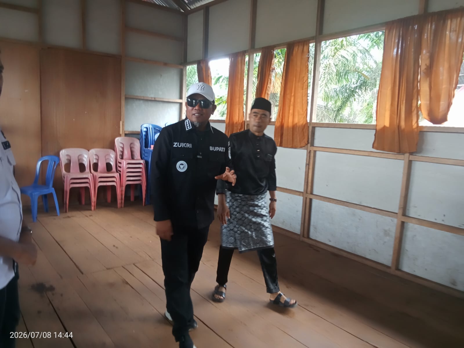 Read more about the article Bupati Zukri Tinjau Lokasi Rencana Pembangunan Gedung SMA Kelas Jauh di Desa Pulau Muda