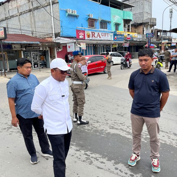 Respon Keluhanan Masyarakat, Bupati Zukri himbau Provider melapor dan Tertibkan Kabel Internet di Kota Pangkalan Kerinci