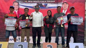 Read more about the article Bupati Secara Resmi Tutup Kejuaraan Ketinting Boat Racing 2026, Jum Stepano Sabet Tiga Gelar Juara