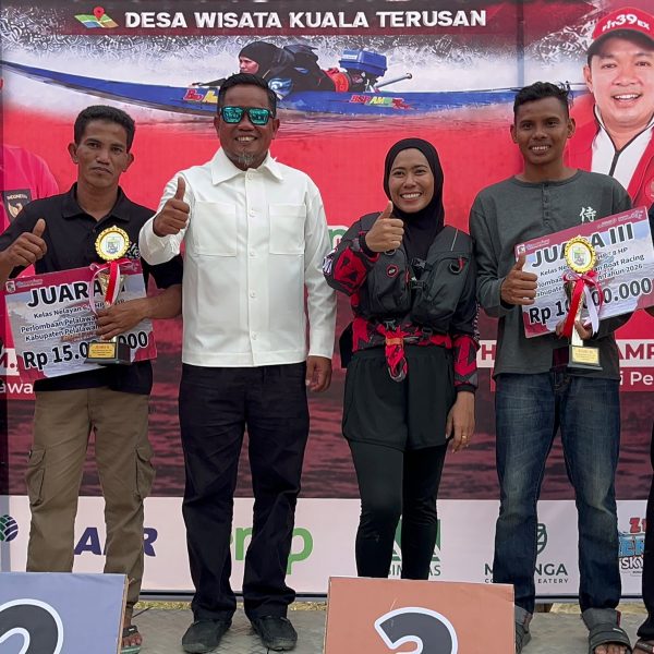 Bupati Secara Resmi Tutup Kejuaraan Ketinting Boat Racing 2026, Jum Stepano Sabet Tiga Gelar Juara