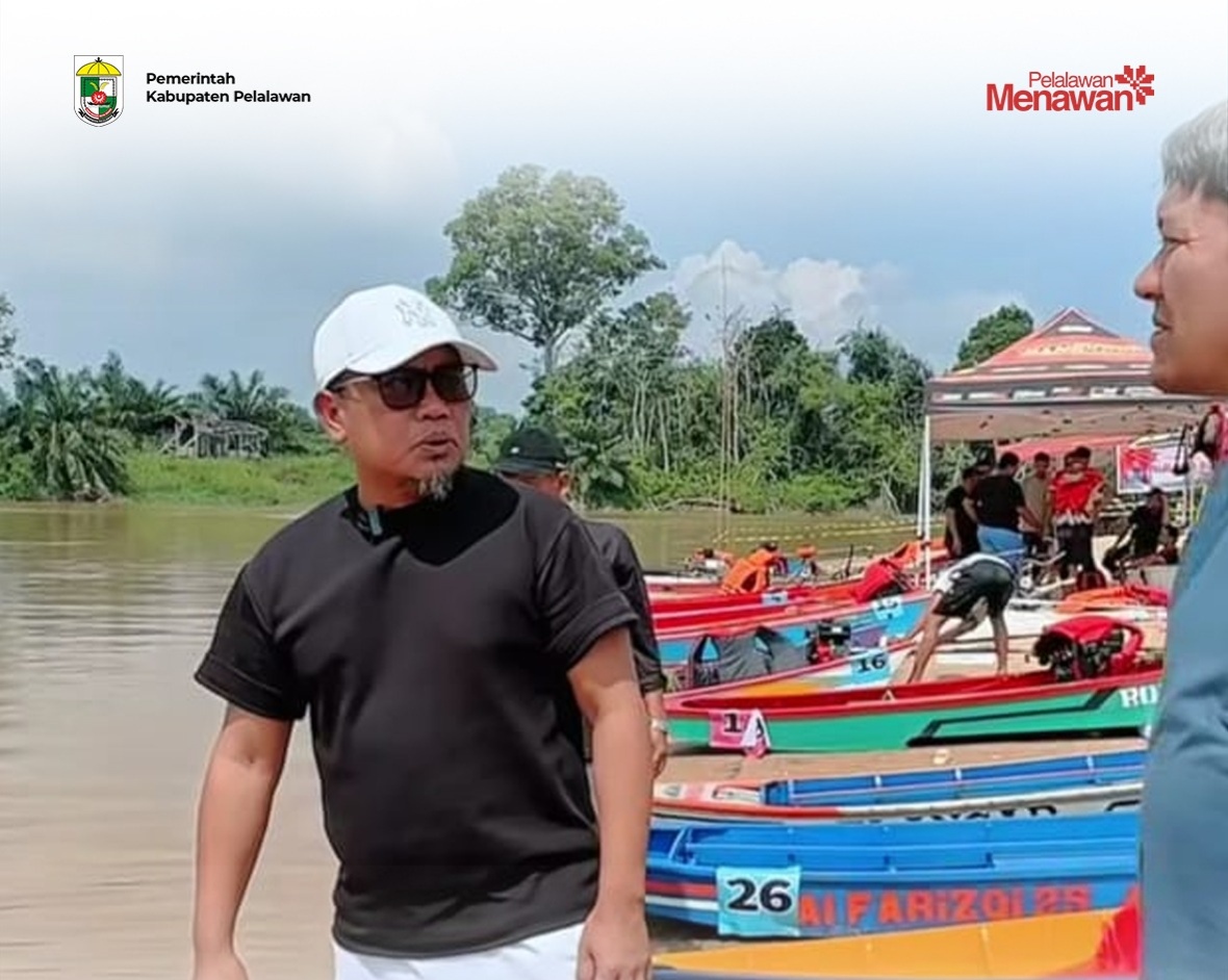 Read more about the article Dihari ke-2, Bupati Zukri Antusias Saksikan Ketinting Boat Racing