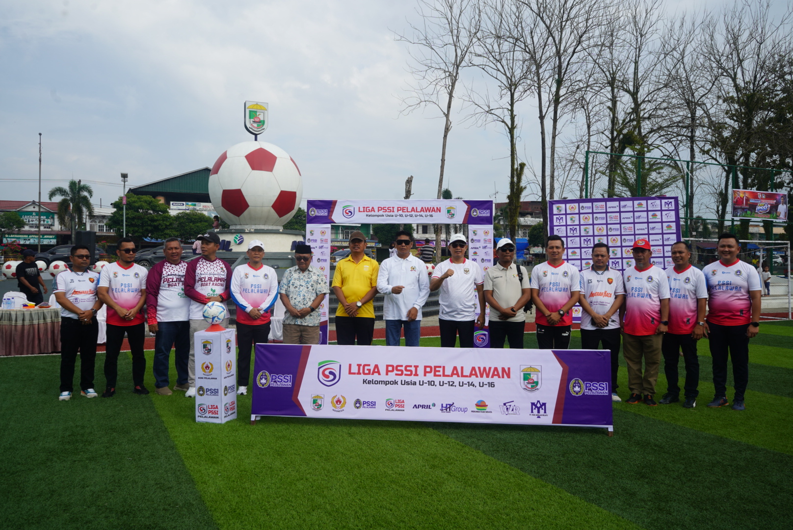 Read more about the article Wakil Bupati Pelalawan Buka Liga PSSI 2026, Dorong Lahirnya Generasi Emas Sepak Bola Daerah