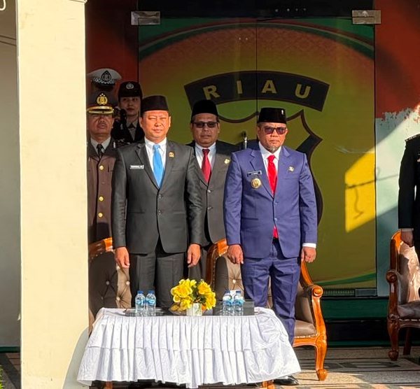 Bupati Pelalawan Hadiri Upacara Peringatan Hari Bhayangkara ke-80